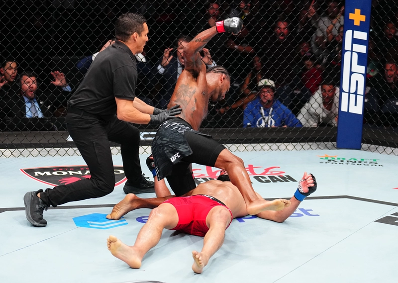 UFC Tampa video: Michael Johnson annihilates Ottman Azaitar with hellacious knockout punch